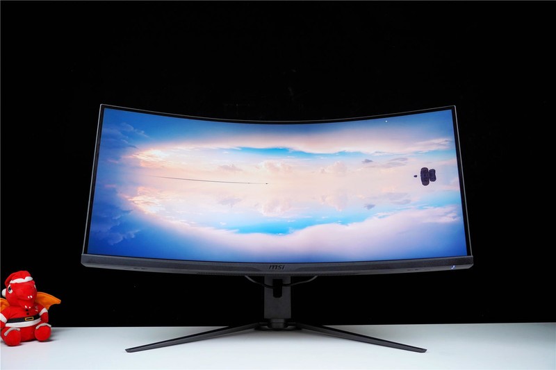 34英寸，21:9屏幕比例，还有高刷，这款微星MPG 343CQR电竞显示器真不错！