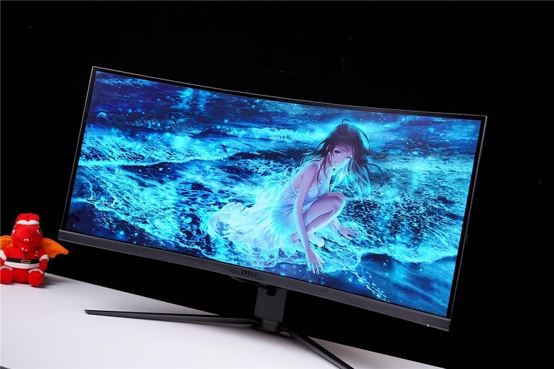 34英寸，21:9屏幕比例，还有高刷，这款微星MPG 343CQR电竞显示器真不错！