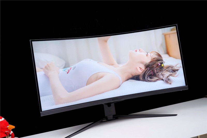 34英寸，21:9屏幕比例，还有高刷，这款微星MPG 343CQR电竞显示器真不错！