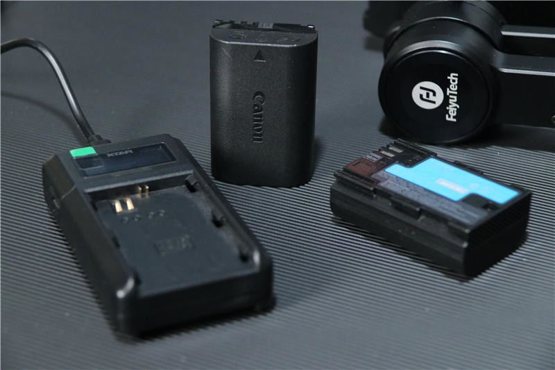 相机电池没电怎么办？充电宝也能充！XTAR VN2充电器体验