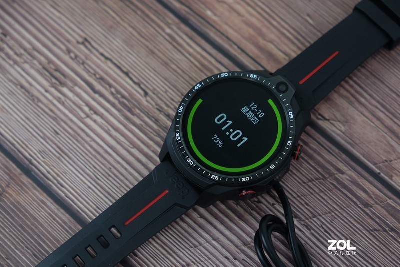虽然是智能手表，我觉得用“备用机”的眼光看它很合适