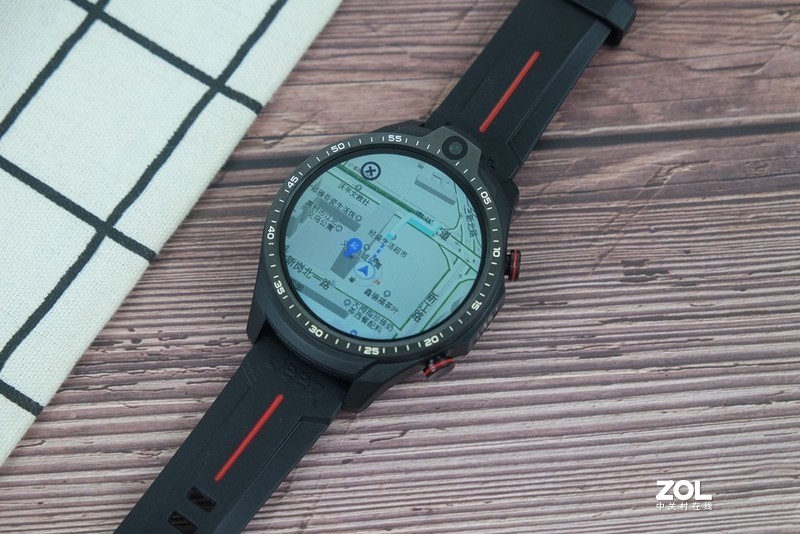 虽然是智能手表，我觉得用“备用机”的眼光看它很合适