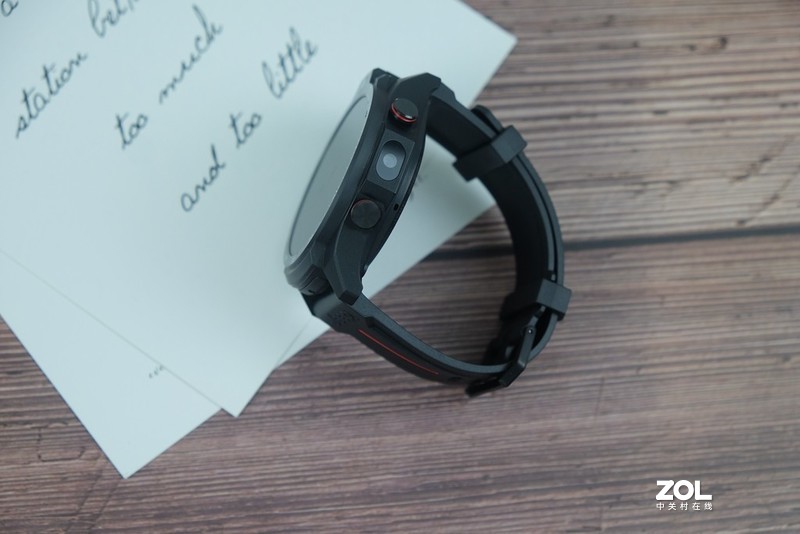 虽然是智能手表，我觉得用“备用机”的眼光看它很合适