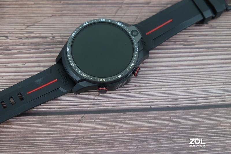 虽然是智能手表，我觉得用“备用机”的眼光看它很合适