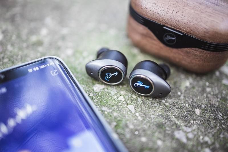 有排面，不拘一格的惠威AW-76真无线HiFi耳机体验