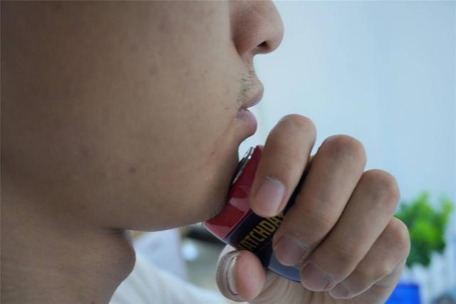 被包装感动的YOOSE Y1 剃须刀开箱：足球爱好者的福利