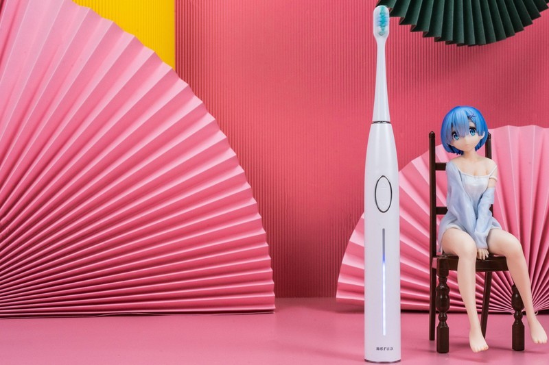 牙齿敏感刷牙总痛，用了扉乐“TIE”电动牙刷，总算是改善不少