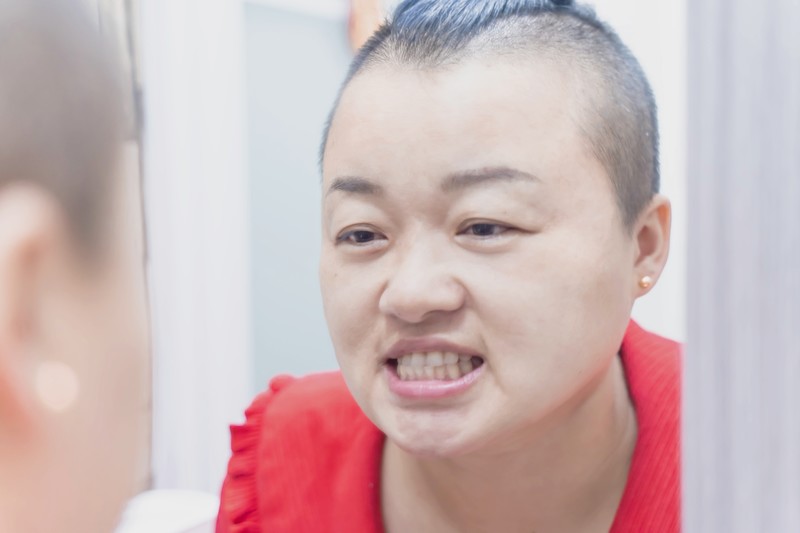 牙齿敏感刷牙总痛，用了扉乐“TIE”电动牙刷，总算是改善不少