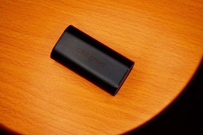 传统与潮流的碰撞  创新Outlier Air V2耳机体验