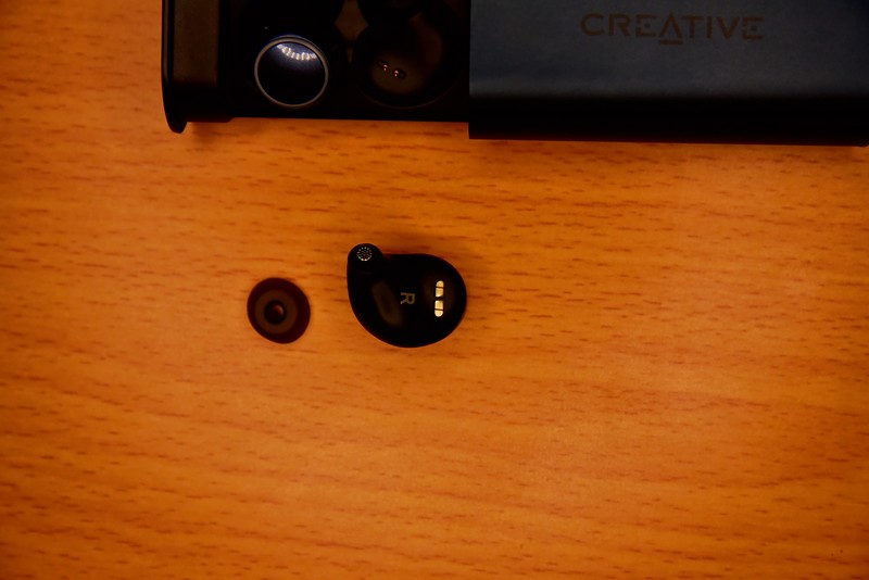 传统与潮流的碰撞  创新Outlier Air V2耳机体验