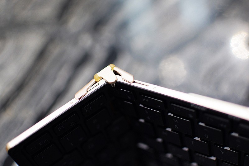 双向三折叠 BOW航世HB066折叠蓝牙无线键盘