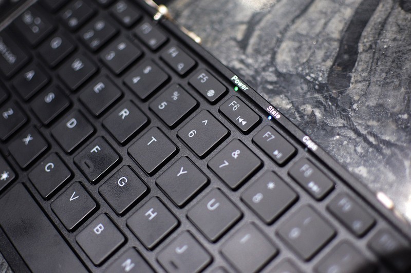 双向三折叠 BOW航世HB066折叠蓝牙无线键盘