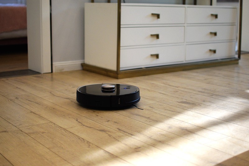 会倒垃圾的 全自动集尘扫地机器人 由利V980 PLUS