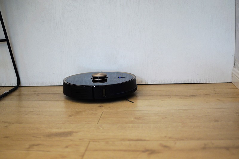 会倒垃圾的 全自动集尘扫地机器人 由利V980 PLUS