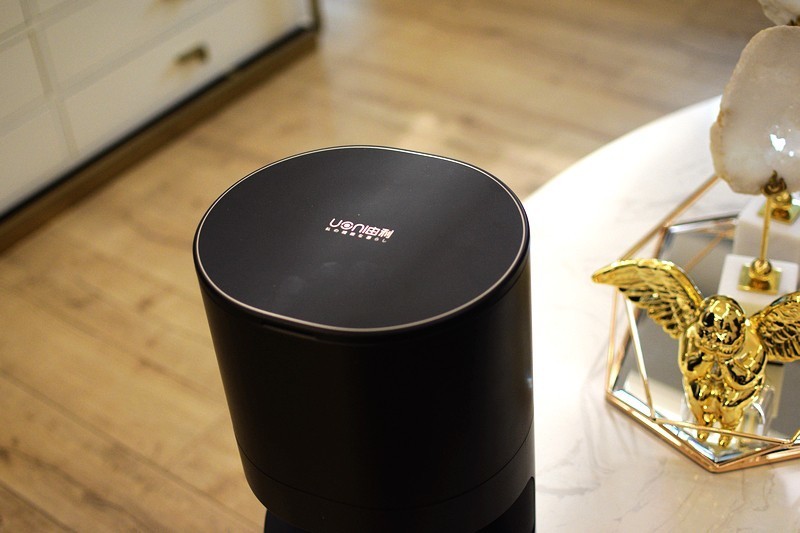 会倒垃圾的 全自动集尘扫地机器人 由利V980 PLUS