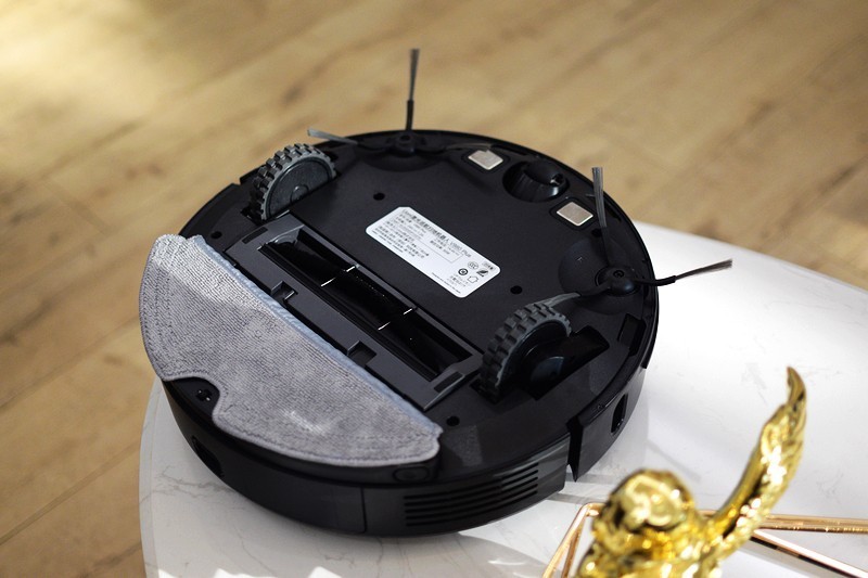 会倒垃圾的 全自动集尘扫地机器人 由利V980 PLUS