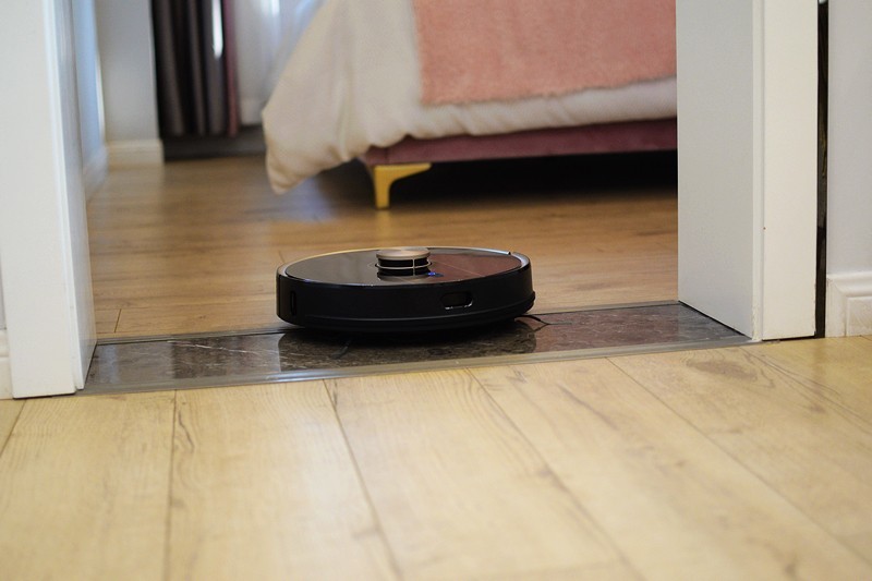 会倒垃圾的 全自动集尘扫地机器人 由利V980 PLUS