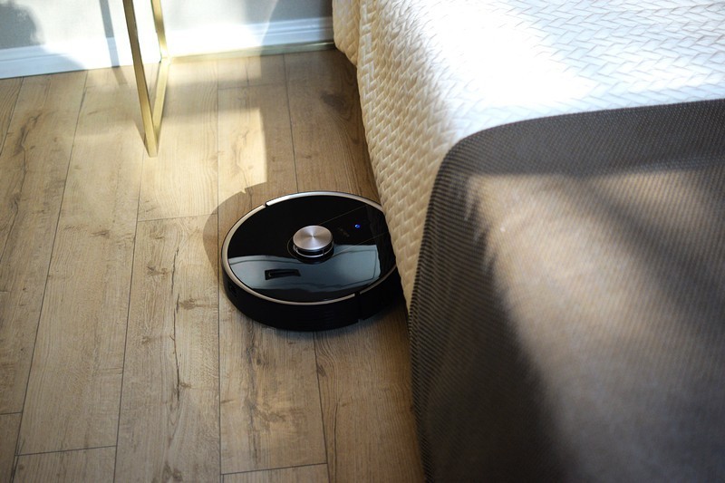 会倒垃圾的 全自动集尘扫地机器人 由利V980 PLUS