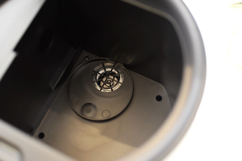 会倒垃圾的 全自动集尘扫地机器人 由利V980 PLUS