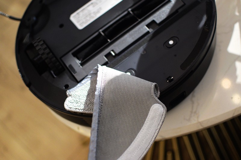 会倒垃圾的 全自动集尘扫地机器人 由利V980 PLUS