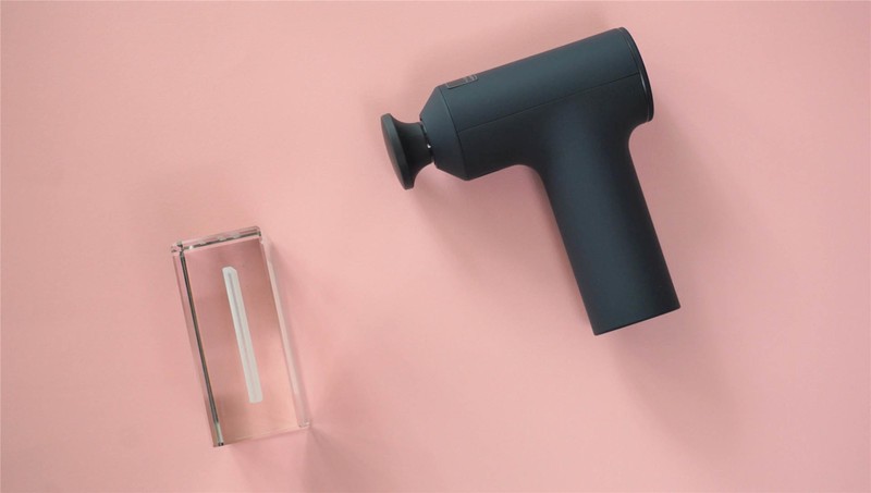 来自小米的便携按摩师，米家mini筋膜枪开箱分享：爸妈做了评价