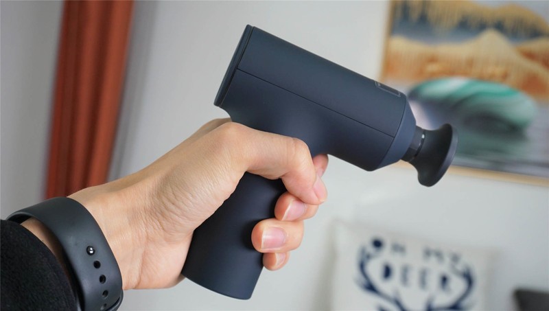 来自小米的便携按摩师，米家mini筋膜枪开箱分享：爸妈做了评价