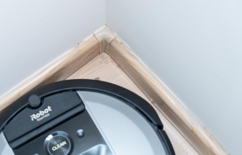 夏天光脚走真得劲！iRobot i7扫地机器人配集尘底座，打扫更轻松