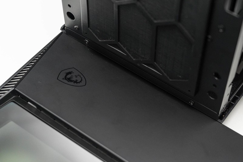 微星氪金文明用语新品，MPG GUNGNIR 110R中塔机箱