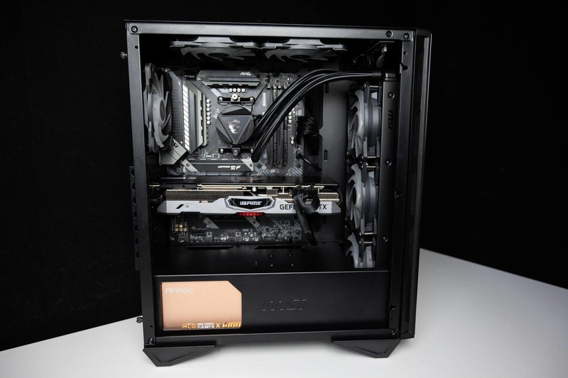 微星氪金文明用语新品，MPG GUNGNIR 110R中塔机箱