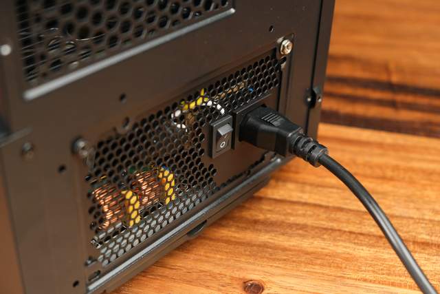 电脑的换电之路——骨伽GEX 750电源体验