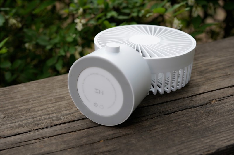 支持无极调速的紫米桌面风扇续航也诚意满满