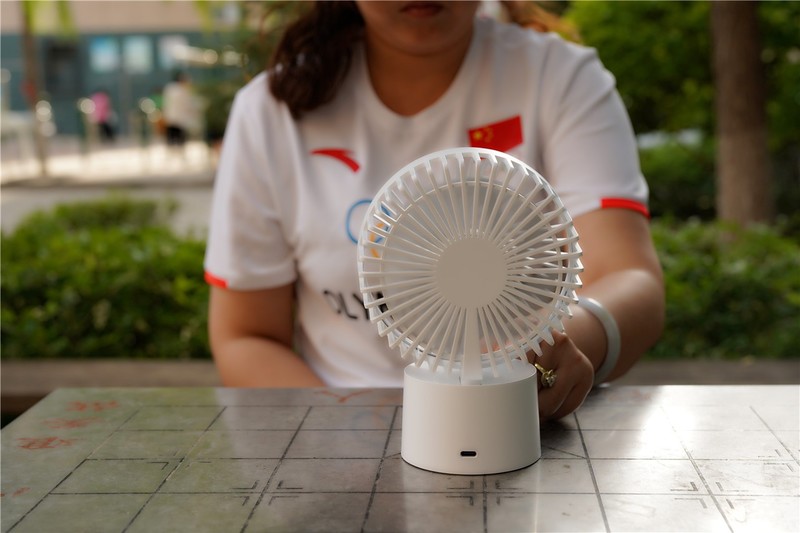 支持无极调速的紫米桌面风扇续航也诚意满满