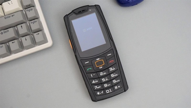 可聊天、可看视频的三防功能手机！AGM M7测评体验分享