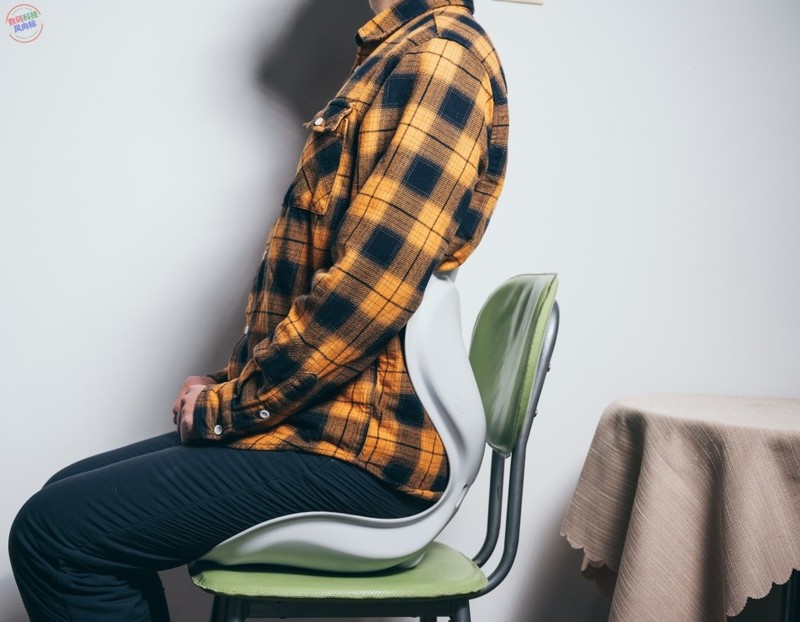 随处可用的坐姿小帮手，还能按摩热敷，荣泰P30按摩坐垫体验