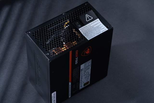 电脑的换电之路——骨伽GEX 750电源体验