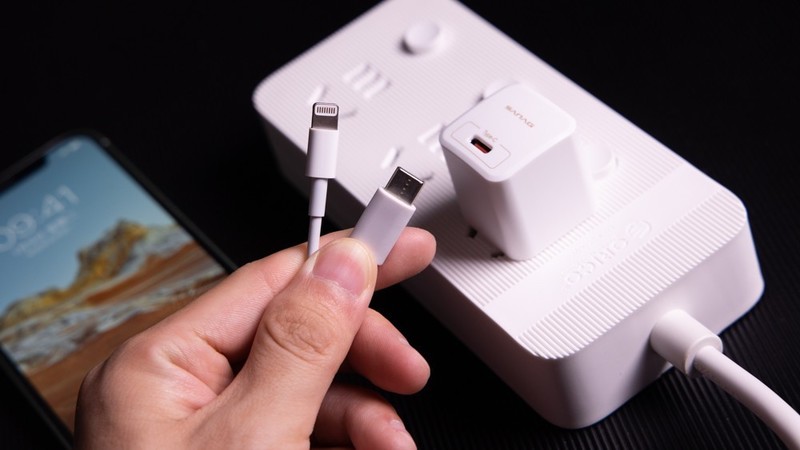 iPhone原装充电头太贵，那就试试这只sanag 20W快充头吧