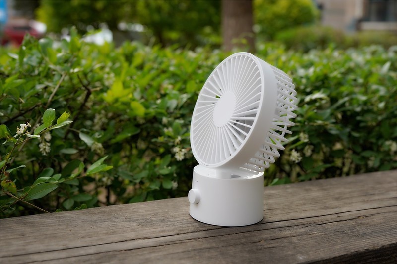 支持无极调速的紫米桌面风扇续航也诚意满满