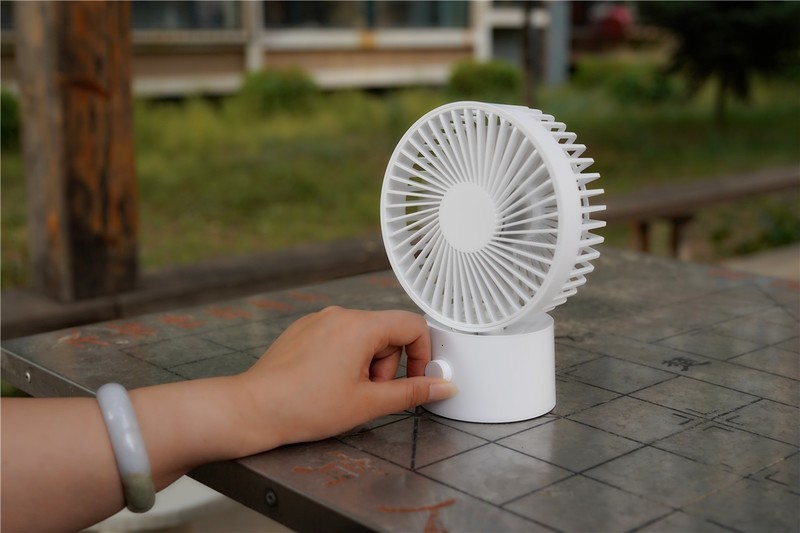 支持无极调速的紫米桌面风扇续航也诚意满满