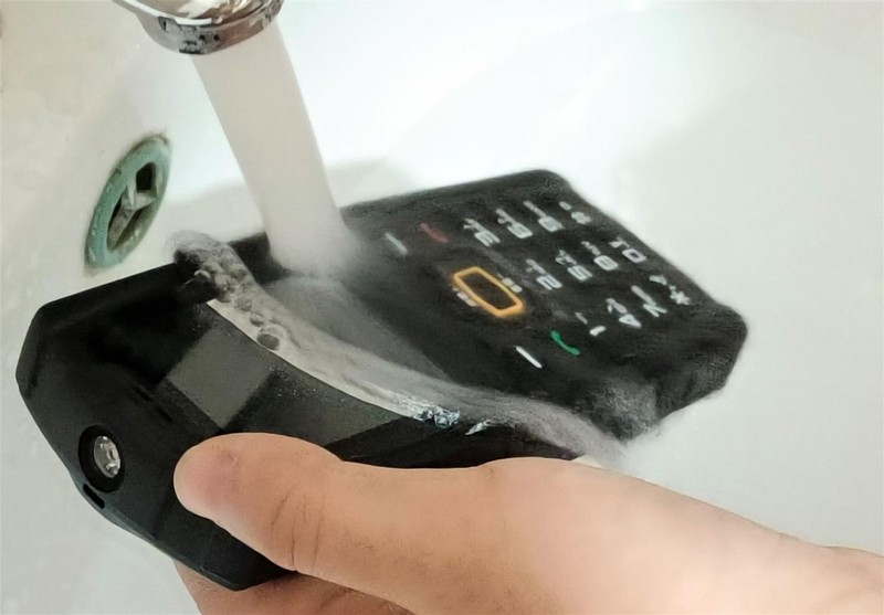 可聊天、可看视频的三防功能手机！AGM M7测评体验分享