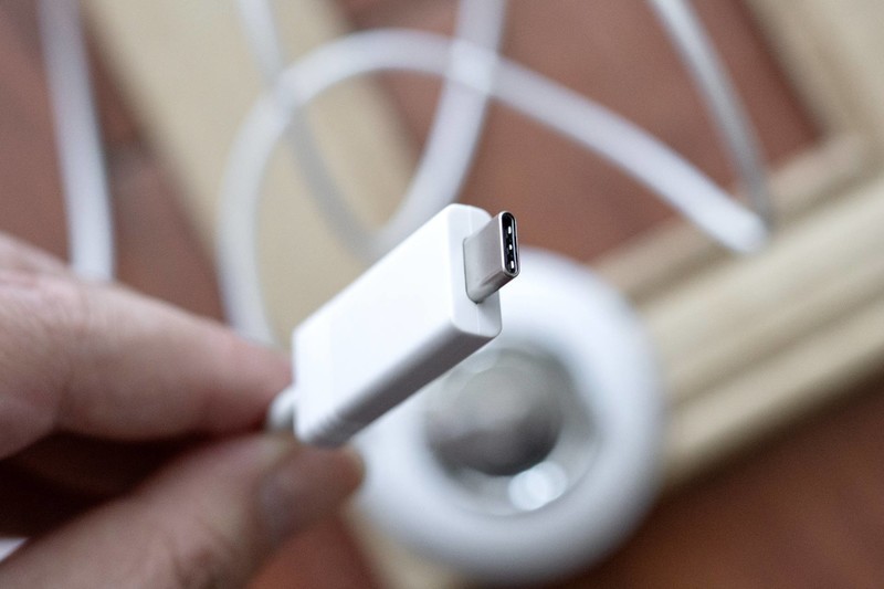 iWALK甲壳虫磁吸无线充上手体验，比MagSafe更实用