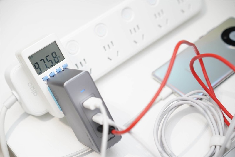 践行科技环保入手努比亚氘锋120W氮化镓，2笔电1手机真能充