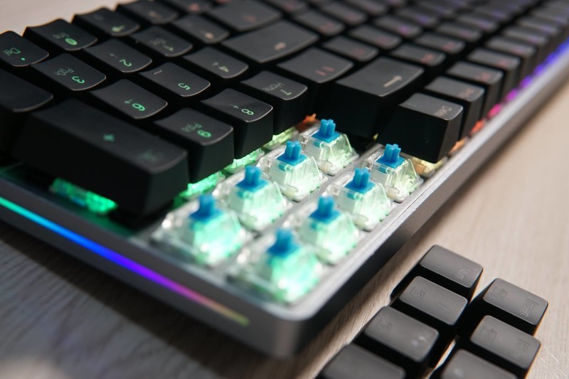 受自媒体大佬推崇的摩豹K1铝合金机械键盘，究竟有多猛？