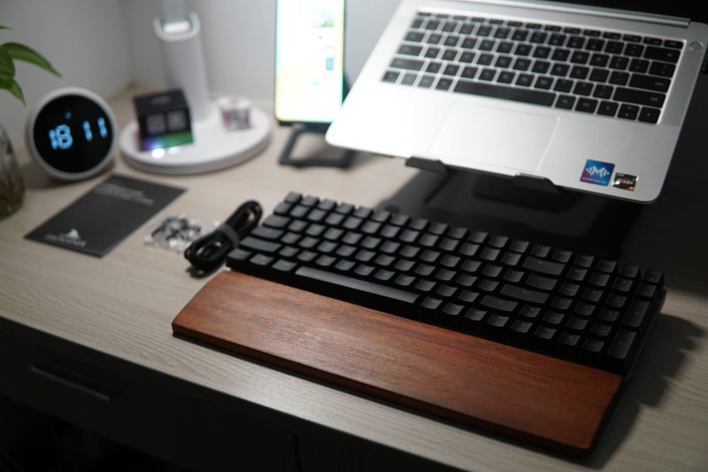 受自媒体大佬推崇的摩豹K1铝合金机械键盘，究竟有多猛？