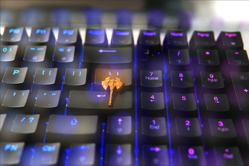 受自媒体大佬推崇的摩豹K1铝合金机械键盘，究竟有多猛？