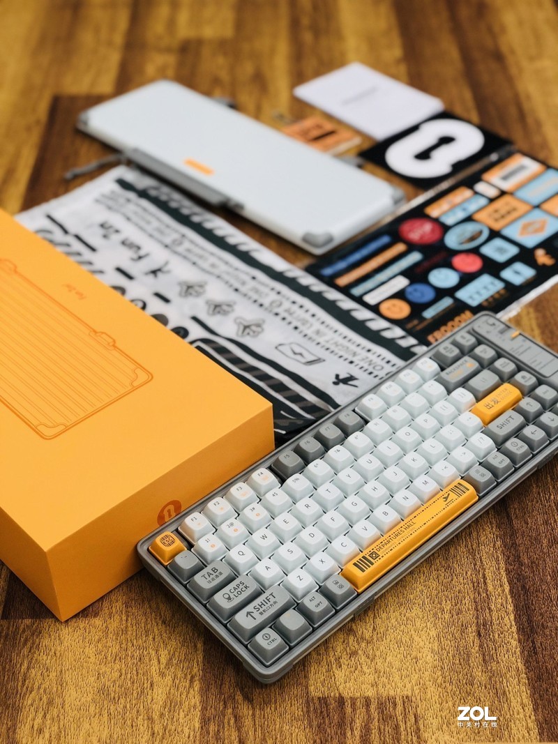 当可爱撞上酷炫，就是绝对的浪——洛斐小浪键盘测评