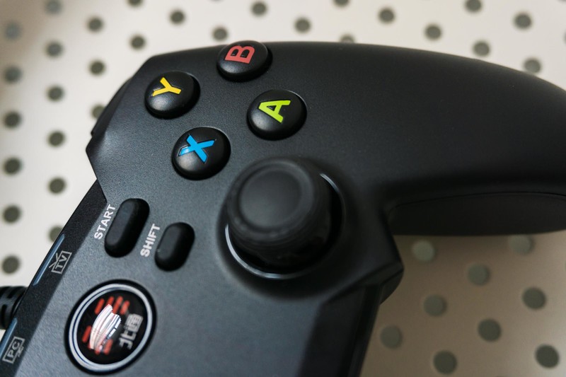 长了PS4的脸，流着Xbox的血，北通蝙蝠4手柄评测