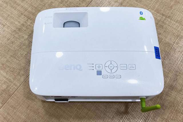 拒绝繁琐，开会不再手忙脚乱——明基 E540智能商务投影仪