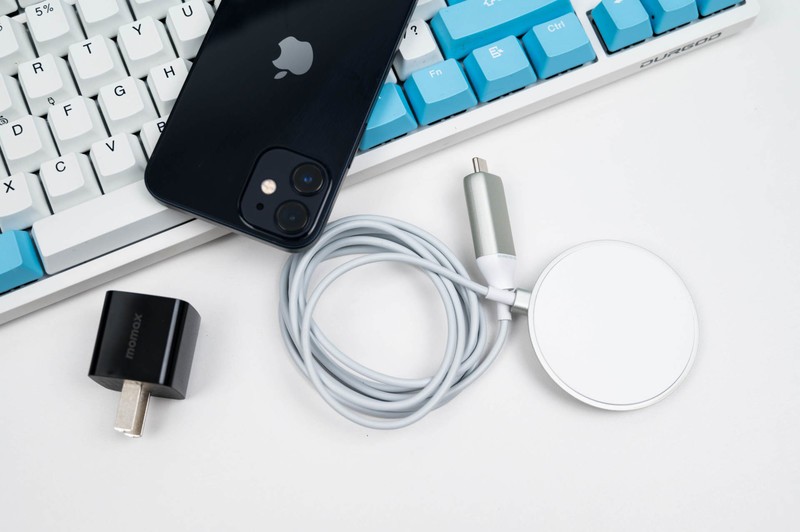 苹果原版Magsafe着实太贵，或许有其他无线充电板方案？