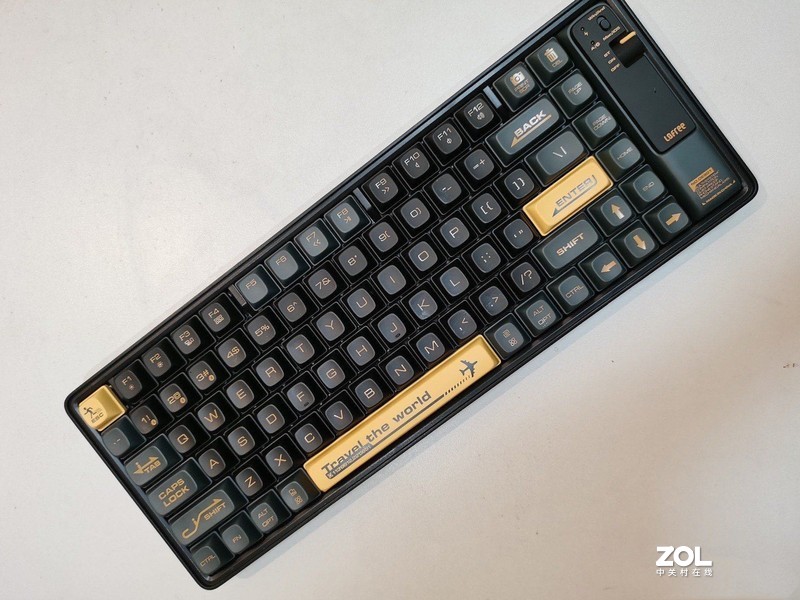 外观够“浪”的洛斐小浪键盘，使用体验究竟如何？