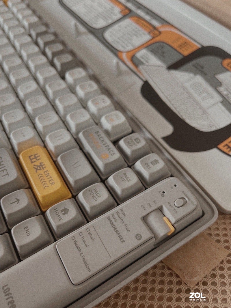 一款突破次元壁的键盘：洛斐小浪蓝牙机械键盘测评